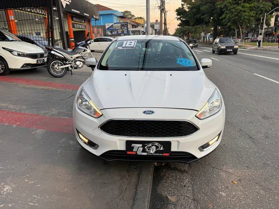 FORD FOCUS 2.0 SE FASTBACK 16V FLEX 4P POWERSHIFT FORD FOCUS 2.0 SE FASTBACK 16V FLEX 4P POWERSHIFT